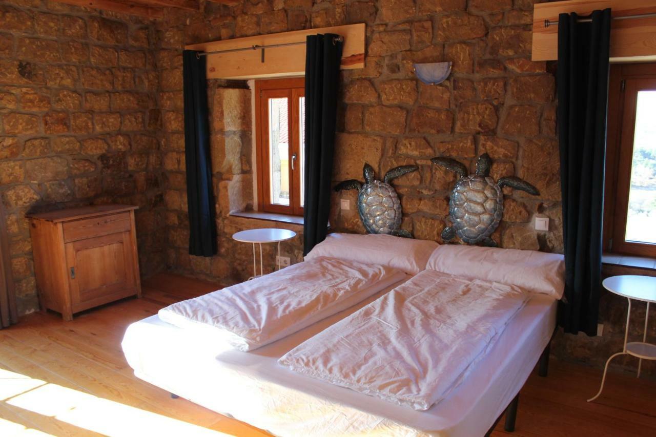 Гостевой дом La Casa De La Petra Кинтанар-де-ла-Сьерра Экстерьер фото